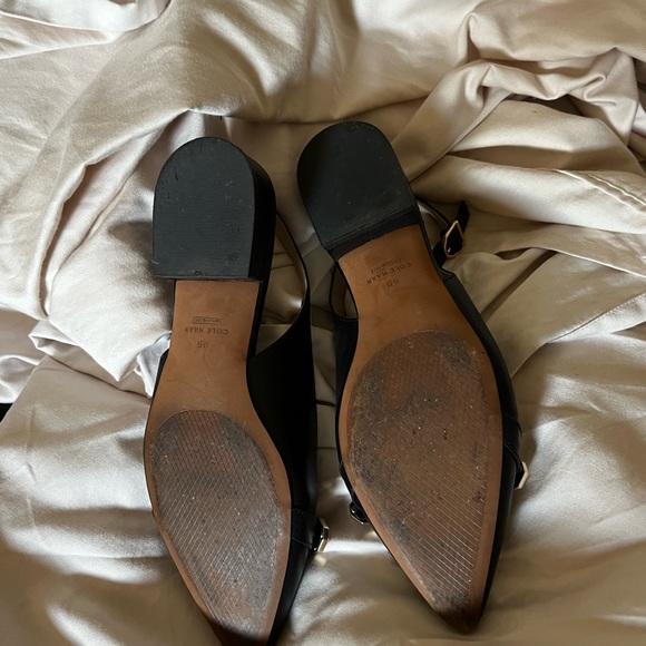 Cole Haan low heel - Picture 2 of 2